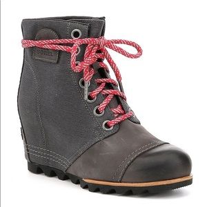 Sorel PDX wedge boot